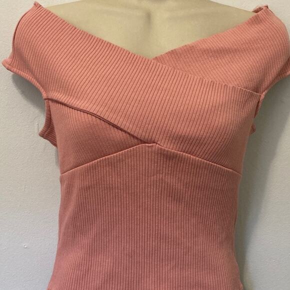 Lush Bandage Top in Ash Rose size L NWT New Crisscross Off-Shoulder - Picture 3 of 9